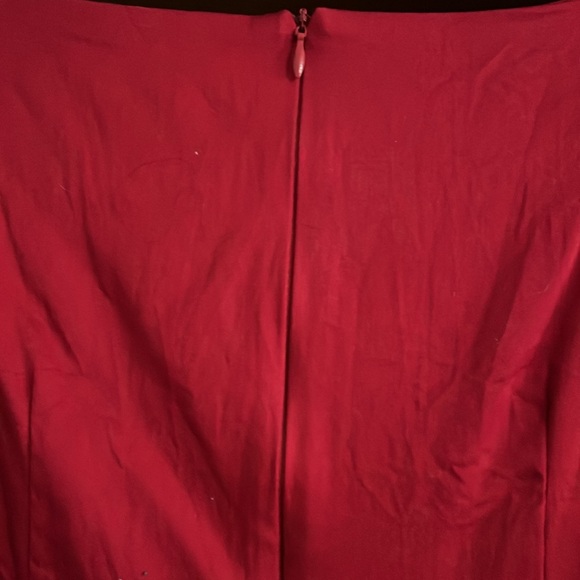 Lg Red Sleeveless Dress w/Black Sash - Picture 3 of 5